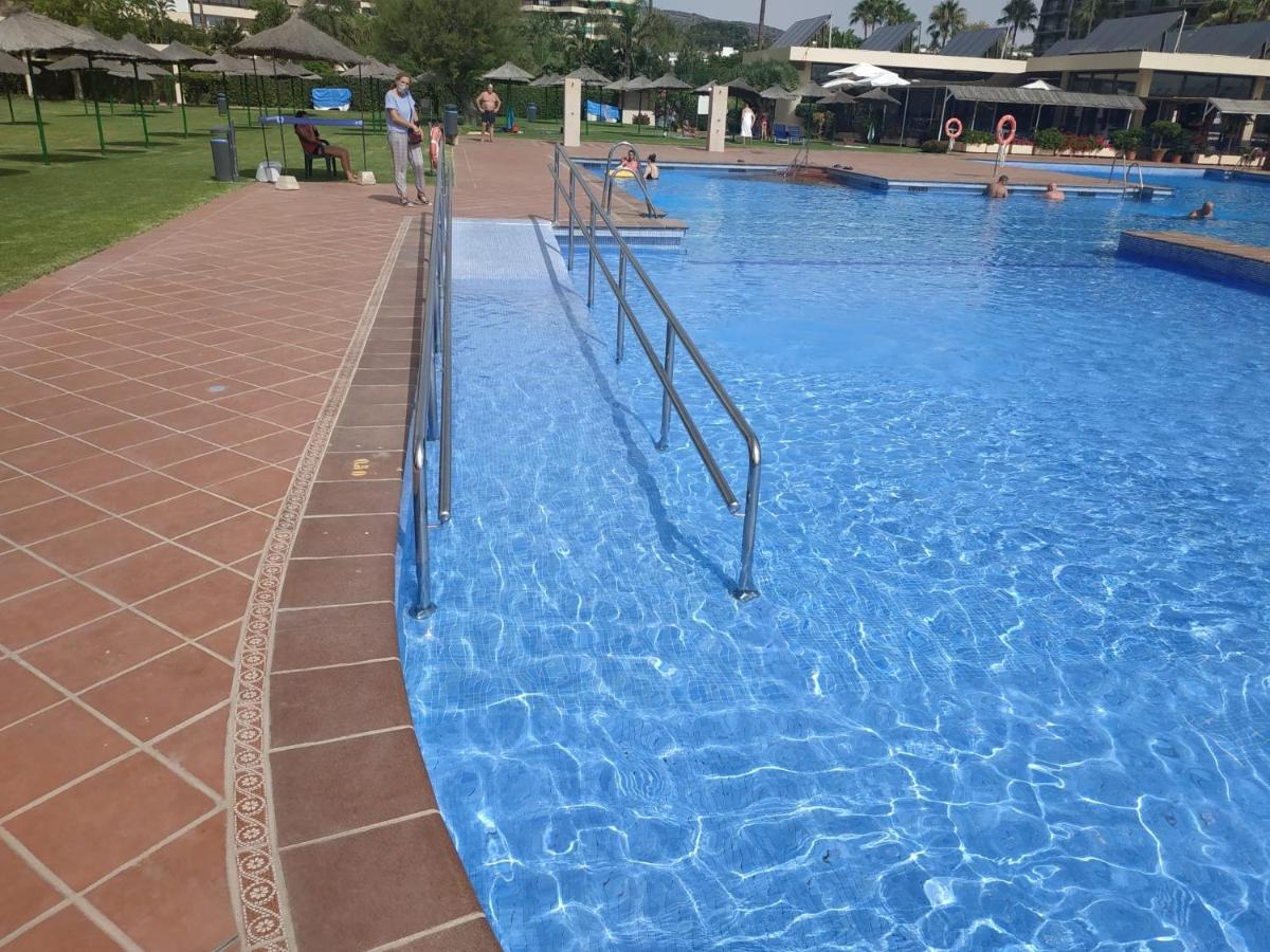 Luxury House 110 M2 On The Beach, Pool, Parking 토레몰리노스 외부 사진
