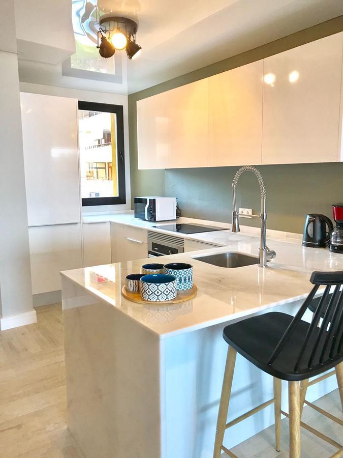 Luxury House 110 M2 On The Beach, Pool, Parking 토레몰리노스 외부 사진