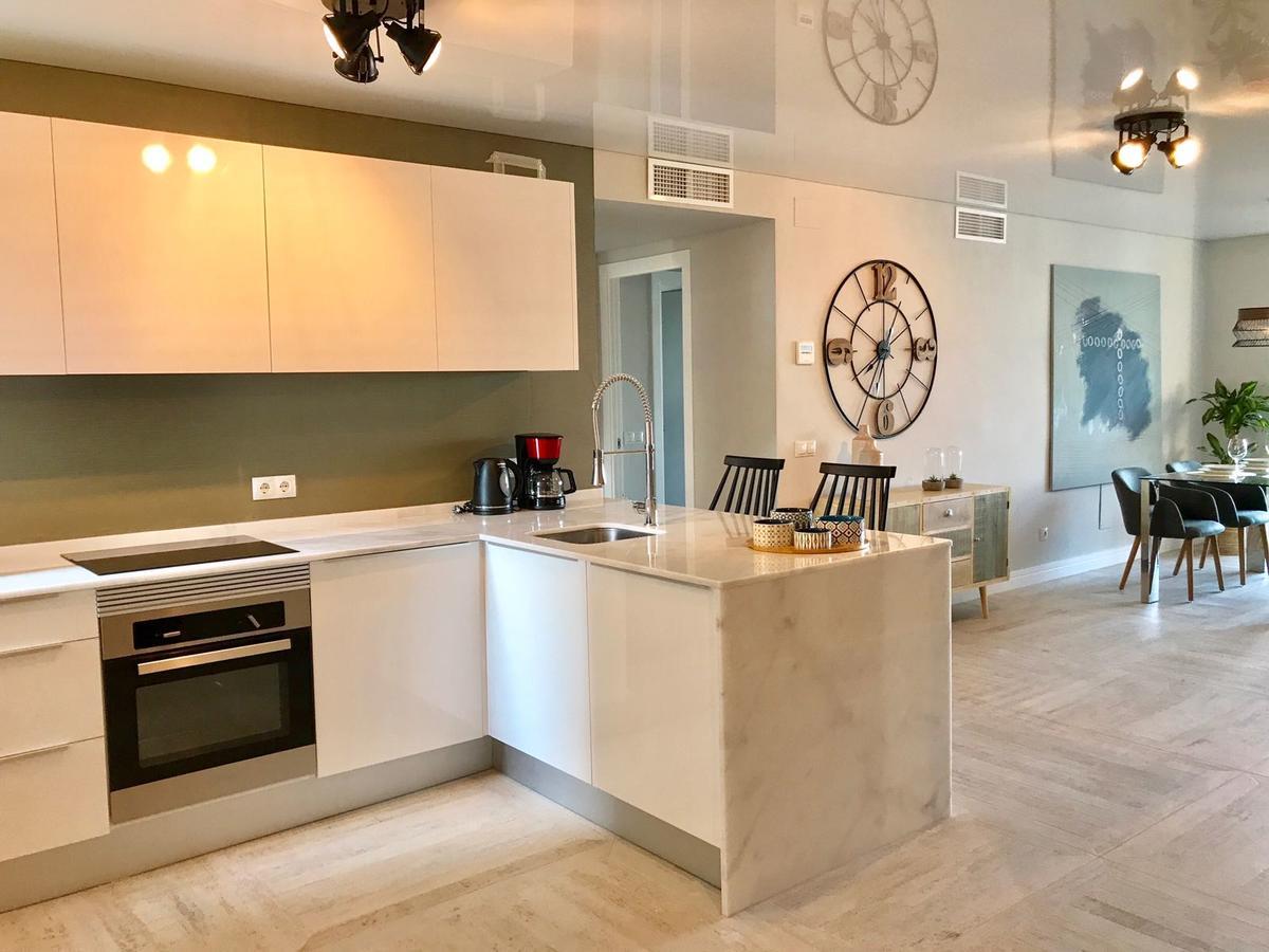 Luxury House 110 M2 On The Beach, Pool, Parking 토레몰리노스 외부 사진