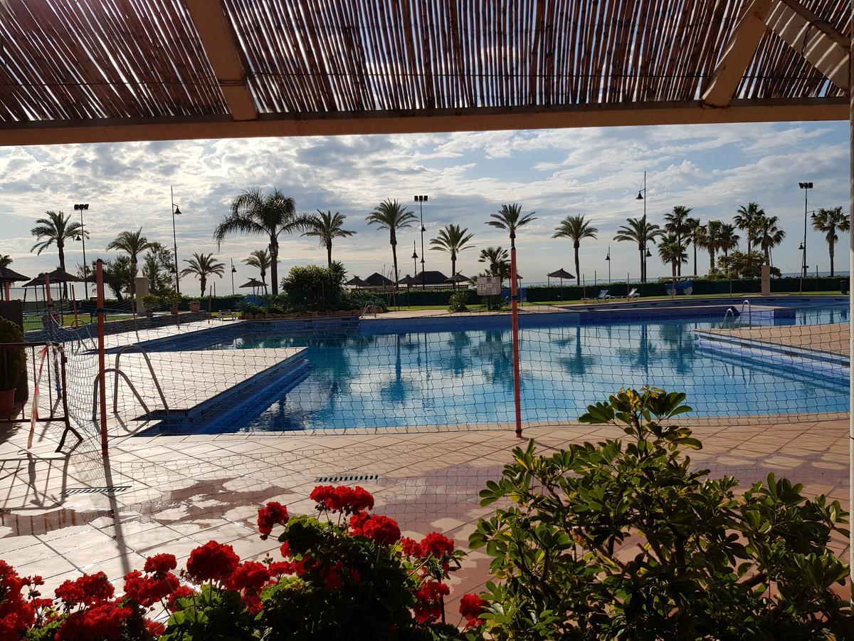 Luxury House 110 M2 On The Beach, Pool, Parking 토레몰리노스 외부 사진