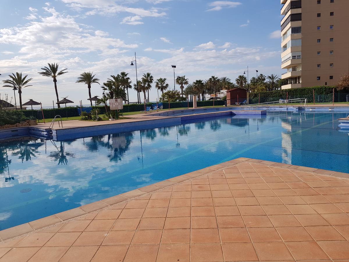 Luxury House 110 M2 On The Beach, Pool, Parking 토레몰리노스 외부 사진